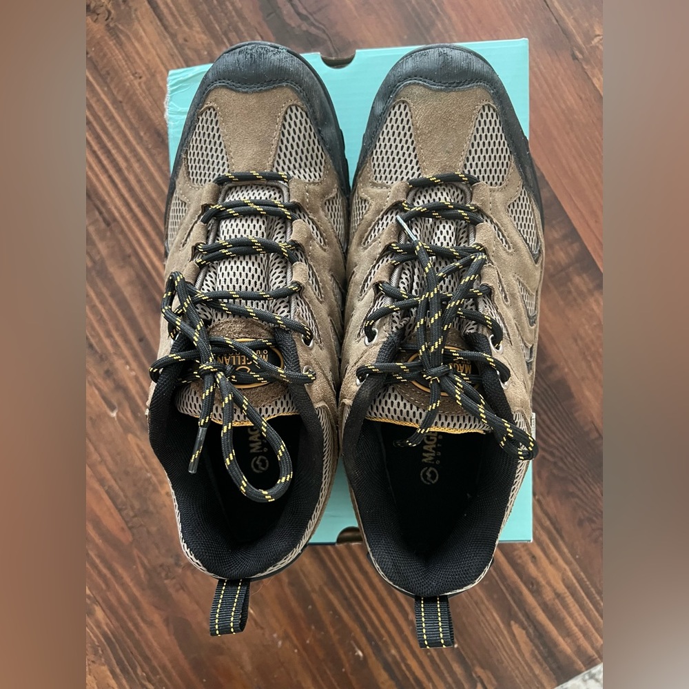 Men's Hiking/Camping Tan Suede Waterproof Boots, size 9.5